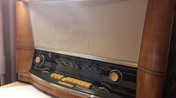 Оживляю. СВ что осталось ловит. Надо УКВ диапазон перетянуть на 88-108...