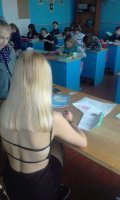 не понятно кто ее фоткает...