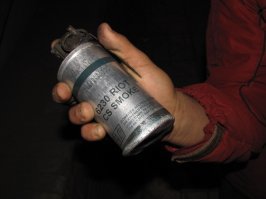 Странно, на своих соотечественниках используют на демонстрациях, а курдам каким-то сирени зажали? Для патруля в таких районах, где гражданское население может блокировать конвой, самое первое средство для нелетального воздействия на агрессора.