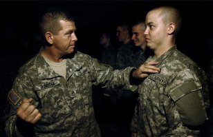 Начал автор, с того, что дедовщина в Армии потому что СССР и потому что Россия, а закончил тем, что дедовщина в Природе Человека и Государство тут не при чем.

P.S. Кстати внизу снимки из самой "демократичной демократии на всем белом свете" ...только тем ребятам жаловаться некому - нет у них писунов -либерах (только вякни -станешь персоной нон грата, если не пособником террористов).