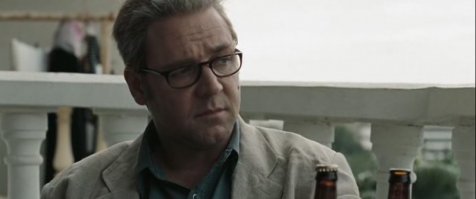 Максимус сделал своё дело!
Максимус может уходить!
А кроме шуток толстеть он начал уже давно. Я это в фильме  "Совокупность лжи"  заметил. 2008 год между прочим. И Лео ДиКаприо за это время почти не изменился, а Рассел видимо решил, что он на пенсии и шли бы вы все со своим .... здоровым образом жизни!!!