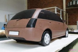 Из всех проектов и моделей к сожалению не сошедших с автоваза мне больше всего нравится "неодвойка" - макет "2151" в пластилине.
Выполнен в 2002м и до сих пор смотрится на ура. Неагрессивная приятная машинка без особых выкрутасов. Практически как реинкарнация фольца поло тех же лет.