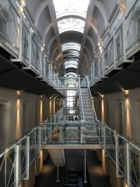 Кстати, отличный отель. Останавливался там. Рекомендую