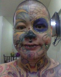 Когда заморочилась отвлечь внимание от бородавки!