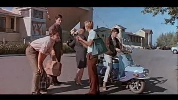 Вот автор- спасибо!А то я этот мотороллер только в кино один раз видел "Королевская регата".
Там играл Валентин Смирнитский и в эпизоде Марина Влади.