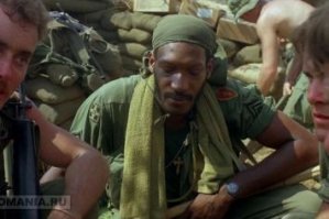 Тони Тодд.
Почему не упомянули что он во "Взводе" О. Стоуна играл?