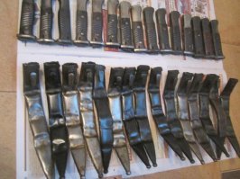 Правильно, <span style='color:gray'>[мат]</span>. Свое холодное оружие, что десятилетиями было на складах, порезали, утилизировали и продали за копейки - теперь посвящайте сувенирными изделиями. Скоро на Красной площади парады с пластиковой китайской саблей принимать будут. Нормально, че. Зато кому-то на новый Мерс хватило. Д,Бь!