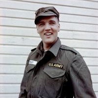 Рядовой, рядовой первого класса, специалист (кажется 5-ого класса)... и потом сразу сержант. Через капрала перепрыгнул, получается, или просто, фоток нет?