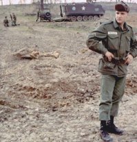 Я думаю, вряд ли здесь он в увольнении.