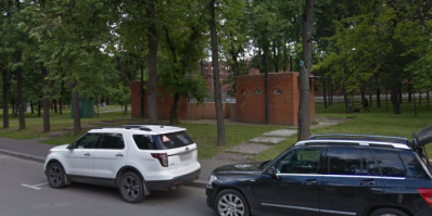 Млять, сортир хер найдешь, когда припрет... Пример - у Донского монастыря несколько лет назад устроили капитальный ремонт бесплатного туалета. Стоит, красивай, в стиле стен, красный кирпич. И не работал ни дня.