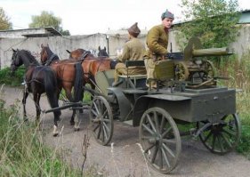 ---Его габариты и вес приковывали к позиции и делали хорошей целью для артиллерии---