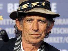 Огромные?
Кита Ричардса не смешите)