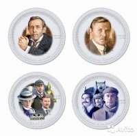 Монетный двор Новой Зеландии выпустил для новозеландского владения   Островов Кука (Cook Islands)   серию из четырёх серебряных монет, посвящённых героям популярного советского киносериала о Шерлоке Холмсе, снятого на студии «Ленфильм» в 1980-х годах. На монетах запечатлены образы российских актёров: Василия Ливанова и Виталия Соломина, сыгравших Шерлока Холмса и доктора Ватсона в знаменитом фильме. Место на монетах нашлось и Никите Михалкову, сыгравшему роль лорда Баскервиля, и самой собаке Баскервилей, а также мисс Морстон (Екатерина Зинченко) и профессору Джеймсу Мориарти (Виктор Евграфов). На оборотной стороне изображена королева Елизавета.
Комплекты монет из серебра 999-й пробы номиналом в два доллара каждая и весом 31,1 грамма были отчеканены ограниченным тиражом   всего 8 тысячи комплектов.