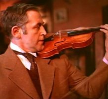 На скрипке вполне играл