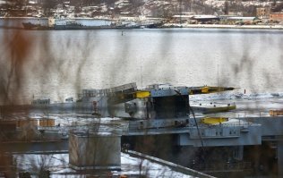 Минус за пропагандонство.
А провал, это когда вот ТАК с единственным в России авианосцем несчастным и уникальным доком -