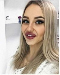 Вот у этой во взгляде читается явный синдром Дауна