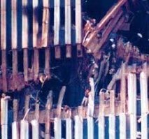 Достаточно небольшого сравнения.
А6M-наиболее часто использовавшийся при атаках кораблей, вес -2.5тонны, пл.крыла-22.5 метра, крейсерская скорость- 350кмч,
И 9/11 Boeing 767 - вес 125-150 тонн, пл.крыла- 283кв.м, крейсерская скорость- 870 кмч.

Да, зеро бы только поцарапал колонны. 
К тому же на фото с вертолета хорошо видны поврежденные колонны внешнего контура здания. Повреждение они получили именно от вхождения в них борта.
Прилагаю фото строительства для понимания конструктива здания.