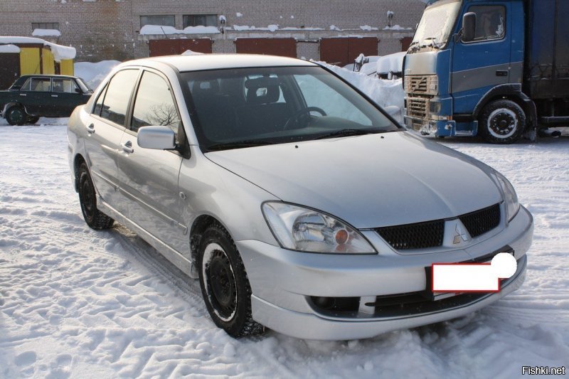 Хм...купить за 200-250 битый, купить донора за 150-200. Далее есть два варианта быстрый-криминальный способ и  долгий,но более честный способ...используя запчасти с донора отремонтировать этот битый авто. Продать за 800-900. А вот донор это чистый криминал будет :) Или самостоятельно угнать донора, это статья 166 УК РФ, до 10 лет. Или скупка краденного. статья 175 УК РФ. До 3 лет :) По честному такой авто тоже можно восстановить... но профит будет...тыс 100-150, ну может быть 200 тыс. Но профит все равно будет. Раньше было проще, в Беларусь за запчастями все гоняли, там было в 2 раза дешевле. Сейчас цены почти одинаковы. Для меня было сюрпризом, если звонить с Российского номера, стоимость двери будет к примеру,200 долларов. А если позвонить с местного номера, то цена будет в два раза меньше. Это было в 2008-2012 годах. Я тоже такой темой занимался. Сейчас уже не выгодно. Профит с этого Лансера был 120 тыс в 2012 году. С фабии профита не было, Купил её в 2008 году в разбитом состоянии. Отремонтировал и до сих пор она иногда возит мою пятую точку. Последние два года Дочь на ней гоняет.