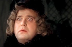 Стадо бабуинов атаковало играющую в баскетбол группу студентов