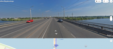 Заносить-то его да, начало на своей стороне,но выезжать там на трамвайные пути нельзя судя по разметке. И да, пздц, катать на ЛКП на лысой резине...... Дебил малолетний.