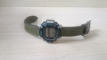 Если часы "на ходу" и действительно дороги, то надо найти, пусть и не оригинальный, но новый корпус...
Вот мои: