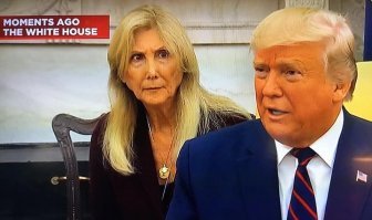 Мужики поймут: болельщик стал знаменит после селфи со своей девушкой