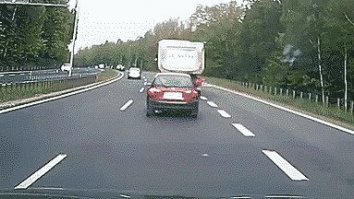 Самое страшное, когда на автобане вот так кто-то неожиданно вылезает на левую полосу.