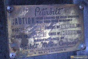 C весом непонятка, чистый вес Питербилта 385 - 34 000 фунтов (15 тонн), как этот монстр может весить всего 13 тонн?