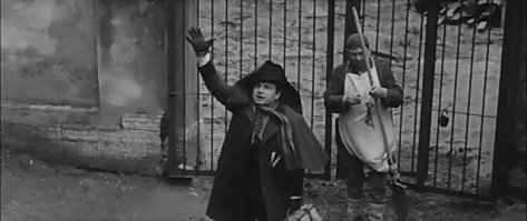 Павел Иванович Ариков, учитель словесности из "Республики ШКИД", делал практически то же самое, был с треском уволен, что спровоцировало грандиозную "бузу". Классику жанра, похоже, не знают ни ученики, ни учителя, что особенно печально.