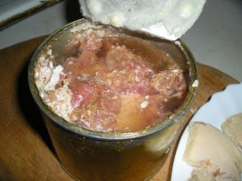 Только в солидоле, пергаменте, в ящиках из серого картона. Но таких больше нет. В свое время, мне такой банки на два дня хватало. На рыбалке. На Камчатке.