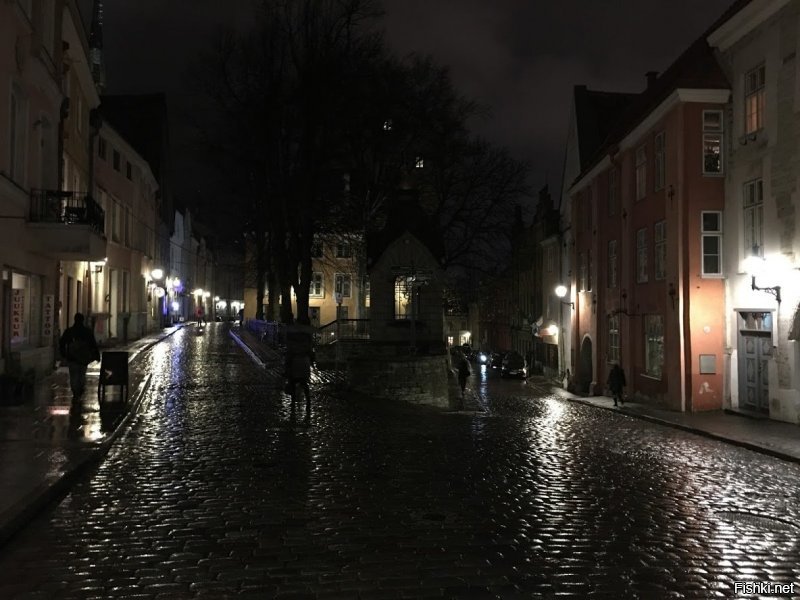 Ну, не знаю. Эти фотки пролистайте, потом опять те что вверху...