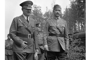 Мединский оказался поклонником не только Doom,
но и фашизма, когда открывал памятную (от слова память) доску 
палачу блокадного Ленинграда, фельдмаршалу Карлу Маннергейму