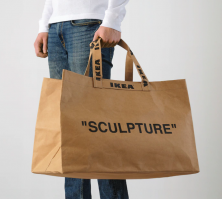 "Российская IKEA начала продавать лимитированную коллекцию товаров для дома «Маркерад». Она создавалась при участии дизайнера Louis Vuitton и основателя бренда Off-White Вирджила Абло.

"Коллекция «Маркерад» выполнена в минималистичном стиле. Всего в коллекции 13 предметов. Среди них коврик в виде чека из магазина IKEA, настенные часы с надписью Temporary («временно»), зеленый коврик в виде травы с надписью Wet Grass («мокрая трава») и две бумажные сумки с надписью Sculpture («скульптура»)."

И вот за этим дер*мом убиваться ? 

Также в коллекции есть стул, стол, шкаф-витрина, чехлы на подушку, пододеяльник и наволочка, набор инструментов с надписью Homework («домашняя работа»), подсвеченная картина с изображением Моны Лизы и зеркало. Товары стоят от 799 рублей до 19990 рублей.