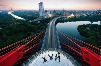 А тут-то как раз вандализмом и не пахнет