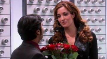 Сири в Теории большого взрыва очень даже)