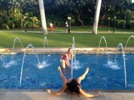 Девушки и фонтаны