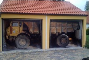 А можно прикольно ворота покрасить или наклейку налепить!