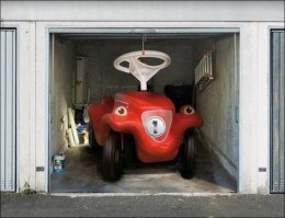 А можно прикольно ворота покрасить или наклейку налепить!