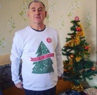 Страшно и больно смотреть как от неизлечимых болезней и генетических отклонений болеют и умирают люди,а особенно дети! Но гораздо страшнее становится от низости и мерзости тех,кто использует эти трагедии лишь как предлог и повод в информационной войне против России! Нацисты перед второй мировой,использовали те же самые информационные технологии,что и их наследники сейчас.Они "расчеловечивали" нас,называли нас варварами(ватой),и говорили что несут нам свободу(смерть) от Сталина(Путина).Для нас тогда это закончилось миллионами убитых взрослых,детей и стариков,для них это закончилось приговором и бегством в Америку и Канаду.Прошло 70 лет,они залечили свои раны и собрались с новыми силами,и пытаются взять нашу страну в осаду,разрушая её экономику и поднимая вой по любым сфабрикованным поводам!Они (коллективный запад)не гнушаются ничем,вытаскивая любые информационные поводы для поднятия волн вони и лжи в СМИ.Они рассказывали всему миру про бесчеловечность режима Башара Асада используя постановочные видео с детьми,на судьбу которых всем кроме России плевать,ведь для них главное прибыль и ресурсы (не случайно и в этом посте они пишут про богатства российских недр,нефть и алмазы,это всё что интересует их,и и их ботов роящихся в подобных вбросах) стран которые они разоряют.В России они разыскивают человеческие трагедии и пытаются использовать их как таран.Все помнят прошлый новый год и несчастный дед из Бийска,тогда недовольство пенсионера стало для них находкой,они трепали его слова по любому поводу!Но этим горлопанам даже в голову не пришло разобраться в его ситуации,приехать к нему,помочь хоть чем то,кроме футболки с рекламным слоганом #безсоли! Зачем,ведь его история уже проглочена,а он сам отжат и выброшен.Ведь для них эти люди расходники,как картриджи в офисной технике,или в лучшем случае информационный повод в рекламной компании!