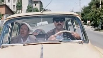 Говорят "Волга" одна и та же...
Берегись автомобиля 1966 год.
Три тополя на Плющихе 1967 год.
Бриллиантовая рука 1968 год.
