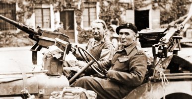 А вот и фото Сема Попски за рулём любимого "Виллиса"