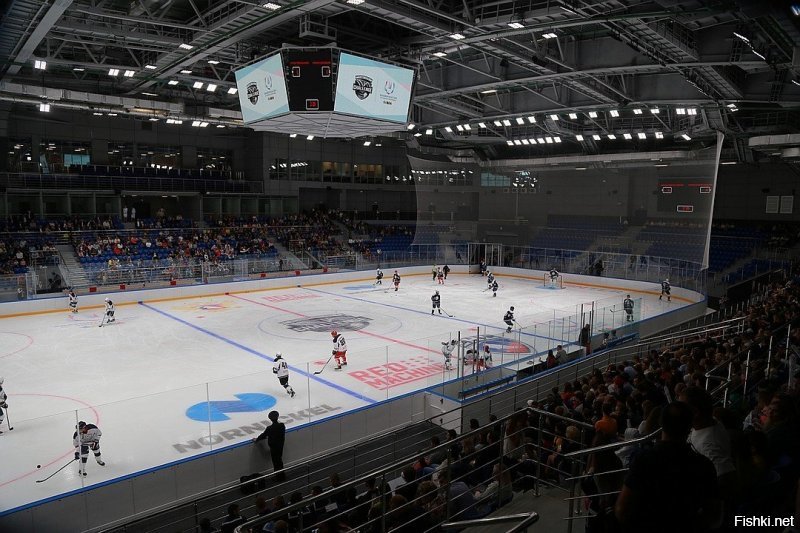 Здание КПСС в Красноярске. Начали строить в 1985 году. С 1987-го по 2016 год простояло в недостроенном состоянии. В 2016-м его снесли, и уже к Универсиаде-2019 на его месте красовалась Кристалл-Арена!!!