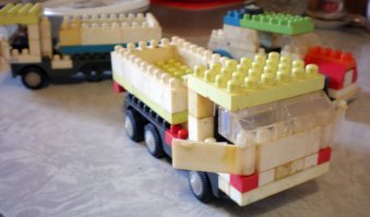 вопрос простой: расширяй ассортимент и сортамент - будут новые игрушки.
для начала - добавь пружинный двигатель, с ключиком.....
уже хорошо....
А добавь несложную электрику (модуль питания и 2-3 модуля электропривода) - пацанва взвоет от восторга.....
но заводу это было НЕ НАДО, завод гнал продукцию строго по ассортименту Госплана  - и завод тихо помер.....