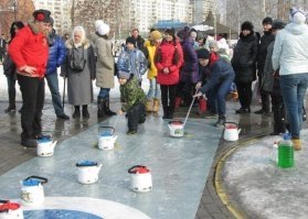 Почему упоролись? Где в Ярославле или в Великих Луках взять камни для кёрлинга?