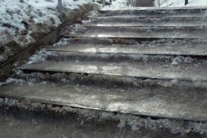 Не знаю как у вас, а у меня фокус, с тем как вы выше описали, не прокатил. Институт, диплом, а потом попытка построить карьеру и на протяжении просранных 10-ти лет только ложь от начальства что вот - вот все будет, сказки о том что зп тоже скоро будет норм. Вот такие пироги. Карьеру в России строят те у кого папа, сват, брат уже где-то завязаны, т. е. тупо по связям. Таким макаром весь сброд (тупые в никуда) сидит на хлебных местах. Из моего выпуска процентов 30 так и устроились. Остальные по трудоустройству от инста, как и я. Ну и карьерная лестница в нашем случае выглядела примерно вот так...