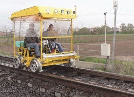 А чё, испытательная тележка.