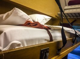 Ну вот. например. Не думаю, что сильно лучше. Особенно полки в три этажа.