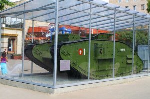 Один такой танк до Архангельска доехал ...
