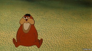 Это нормально.  Хорошая тёща. А вдруг война, а зять - голодный?