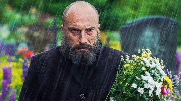 Вот где я реально удивился. Как и весь зрительный зал, который первые 20 минут фильма жрал, шутил и смеялся, а потом наступила абсолютная тишина. 
 Нагиев - Калоев в фильме "Непрощённый" поверьте такого поворота я не видел за свои 50 лет.